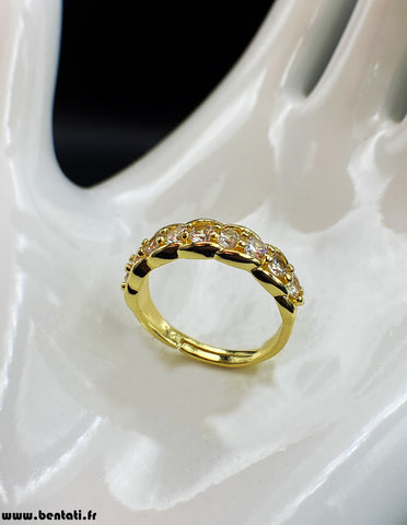 Ring with crystals