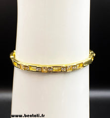 Elegant bangles with crystal stone