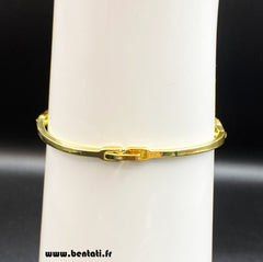 Elegant bangle with crystal stones