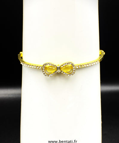 Stylish bangle with bow design