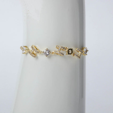 Elegant bracelet with crystal stone and golden or silver colour for women's accessories by Bentati Fashion Dubai