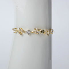Elegant bracelet with crystal stone and golden or silver colour for women's accessories by Bentati Fashion Dubai