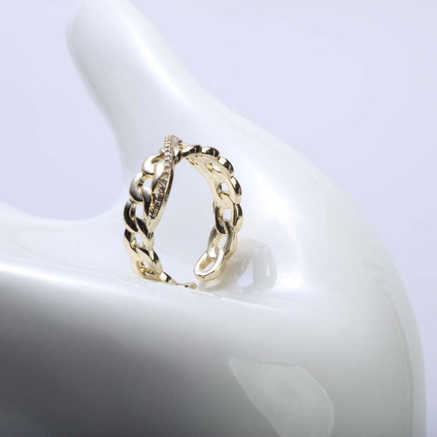 Golden cable chain ring with crystal stones for women's accessories by Bentati Fashion Dubai
