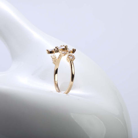 Golden flower ring with crystal stones by Bentati Fashion