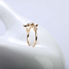 Golden flower ring with crystal stones by Bentati Fashion