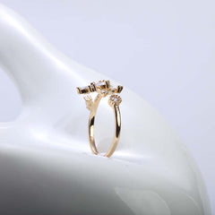 Golden flower ring with crystal stones by Bentati Fashion