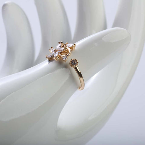 Golden flower ring with crystal stones by Bentati Fashion