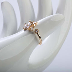 Golden flower ring with crystal stones by Bentati Fashion
