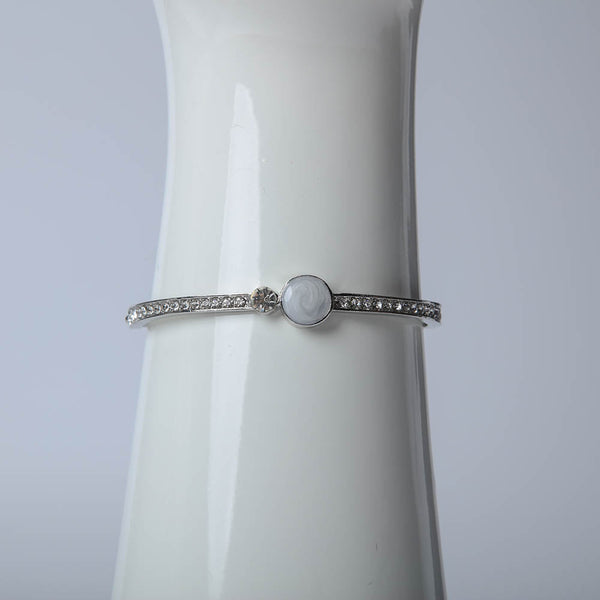 Pearl Bangle With Crystal