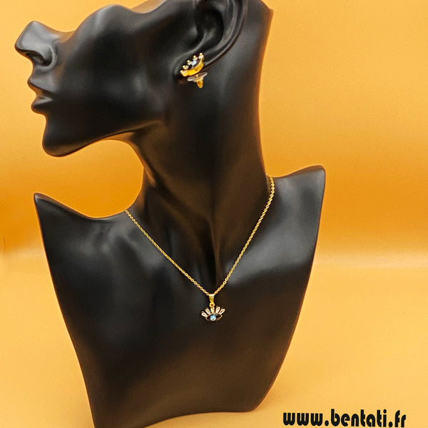 Necklace with jeweled flowers